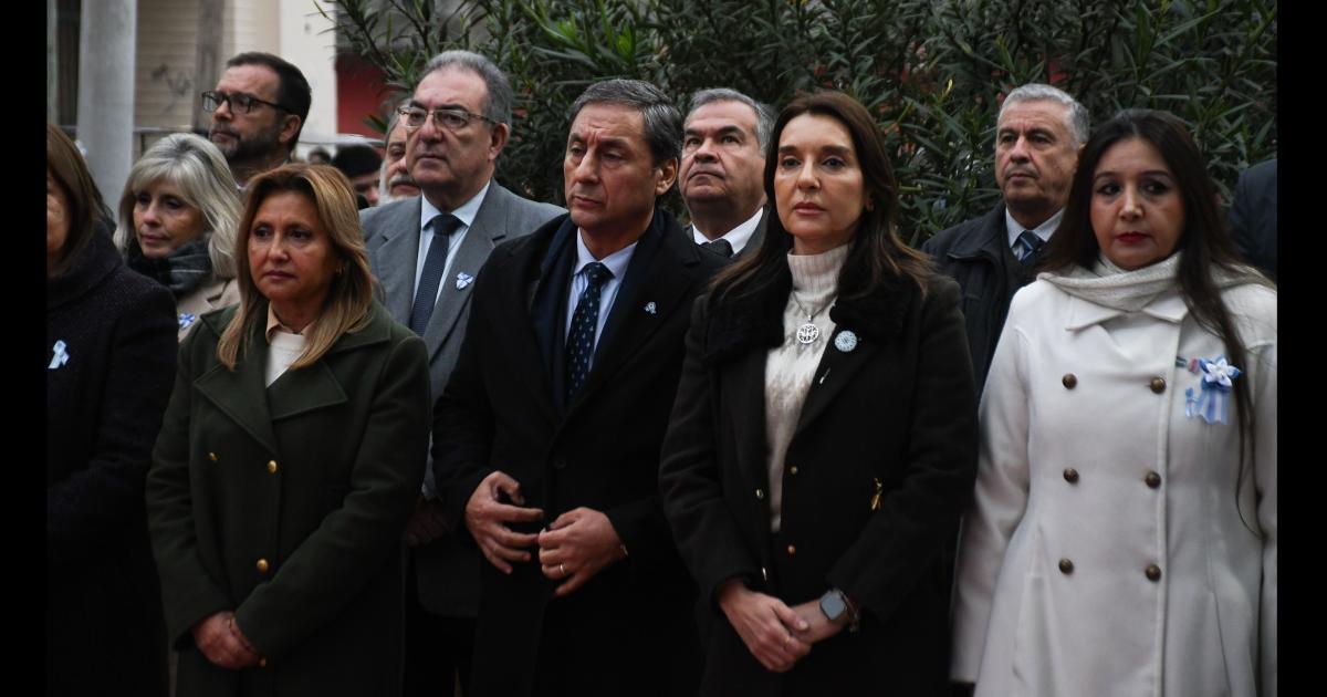 Autoridades de la Provincia participaron del acto en homenaje al General Martiacuten Miguel de Guumlemes 