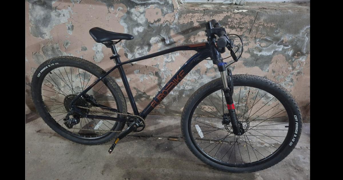 Una mujer intentoacute vender una bicicleta robada y fue detenida por la policiacutea
