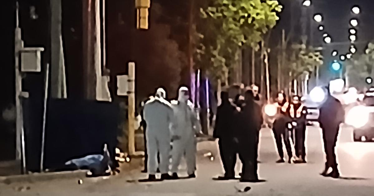 Moacutevil policial chocoacute y matoacute a matrimonio que circulaba en moto- una menor grave