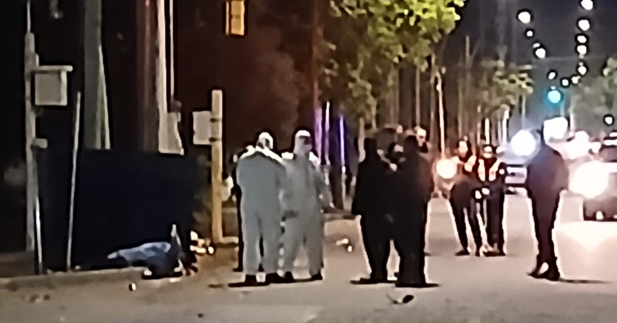 NOCHE DE TERROR- La pareja dejó de existir casi en el acto Su hija sobrevivió y est internada en el Cepsi Urgente el Gobierno desplazó al titular de Infantería Y los dos policías quedaron detenidos