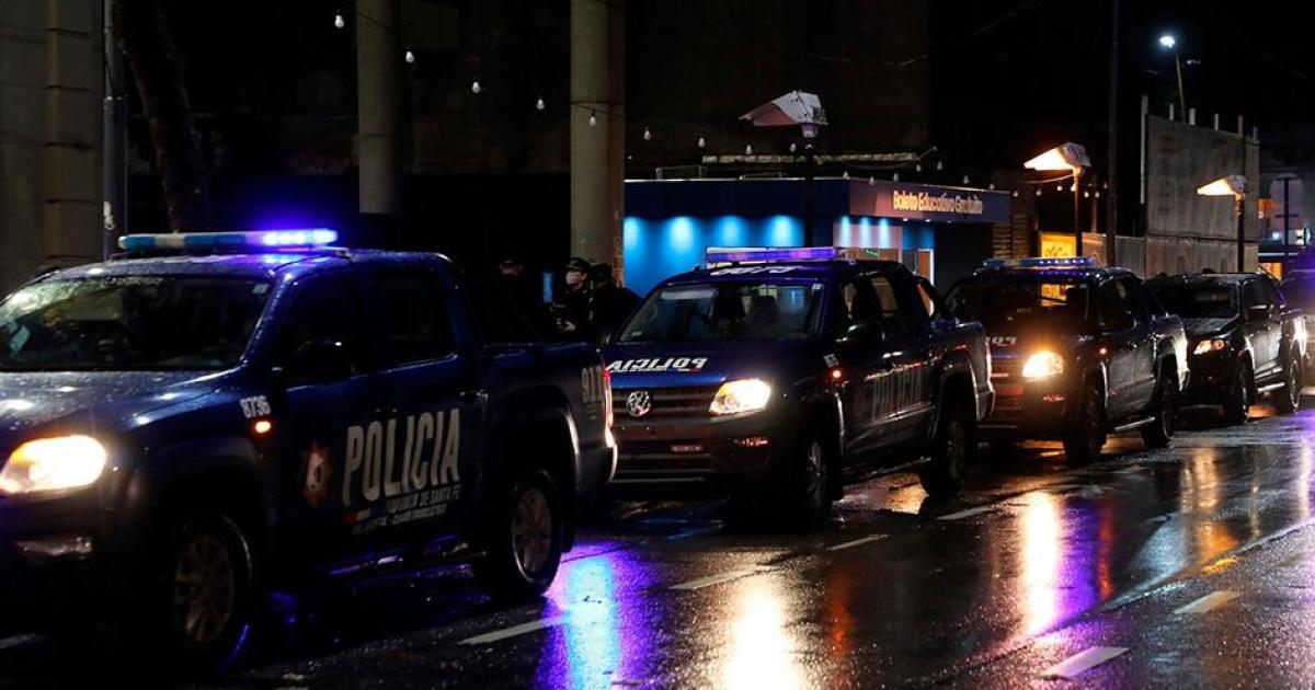 Escaacutendalo en el centro- se hizo pasar por abogado agredioacute policiacuteas y se fugoacute con la camioneta secuestrada