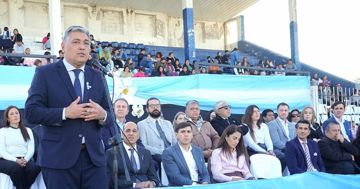 Homenaje a los valores la historia y la identidad de la Patria