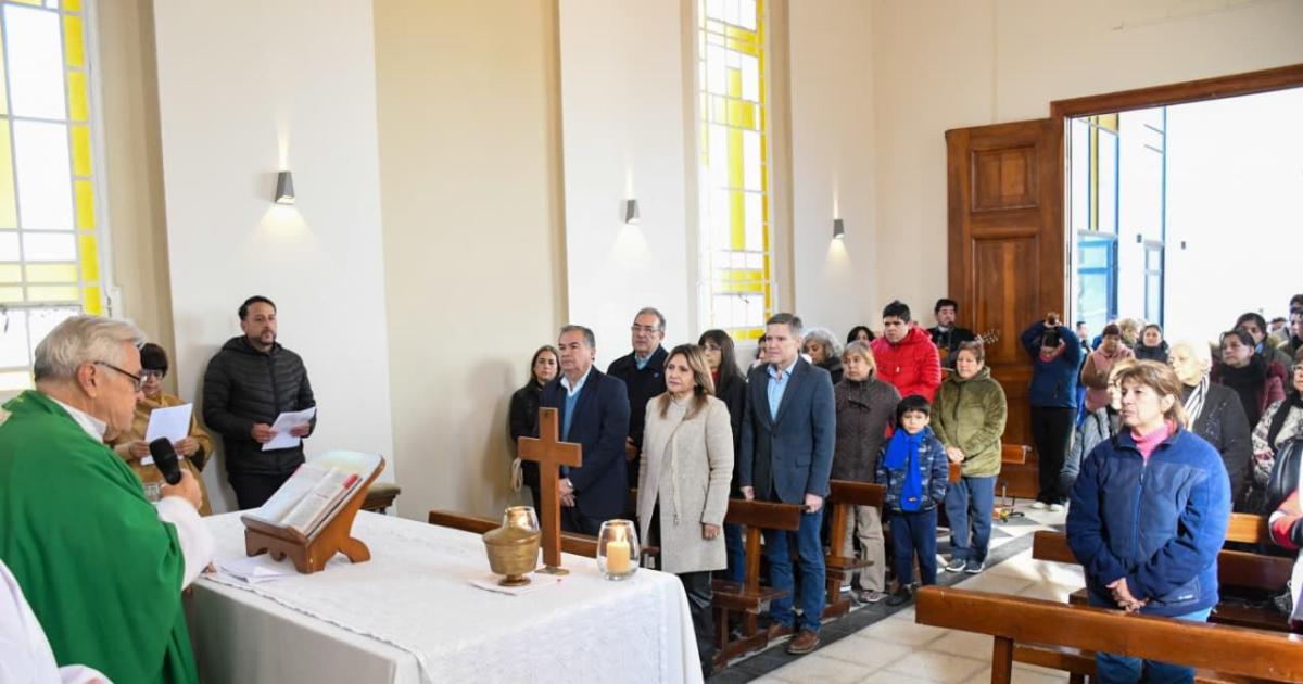 La intendente Fuentes y el secretario Benavente participaron de la misa homenaje al Diacutea del Padre en La Piedad