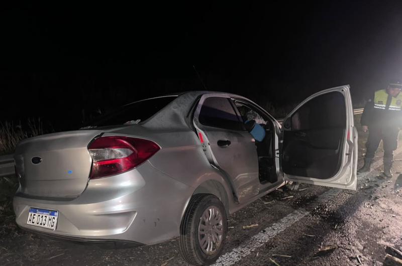 Cuatro santiaguentildeos mueren en Tucumaacuten al estrellarse con un camioacuten cantildeero en la Ruta 9