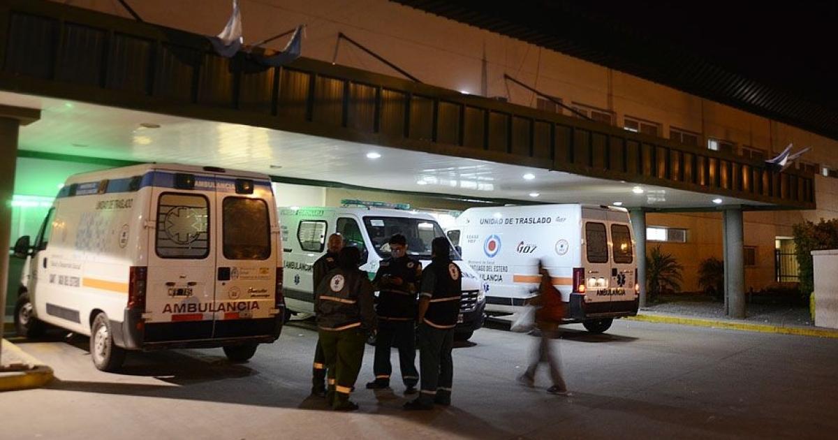 Lo golpearon ferozmente para robarle el celular y terminoacute internado grave