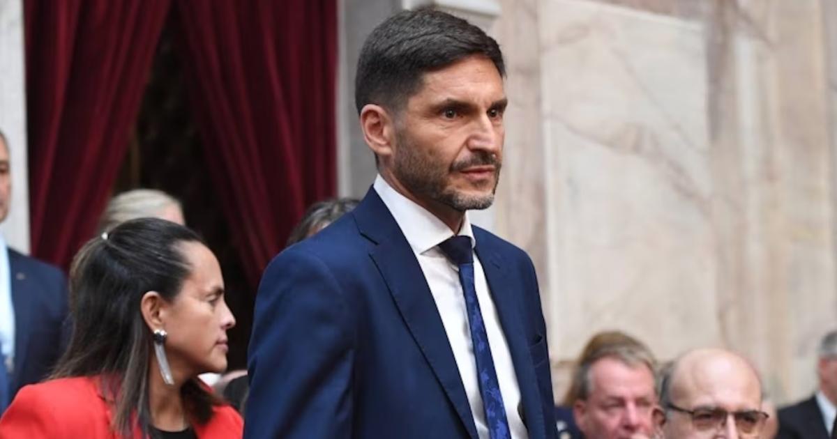 Pullaro contra Adorni- Si fuera mi funcionario ya no estariacutea en el cargo