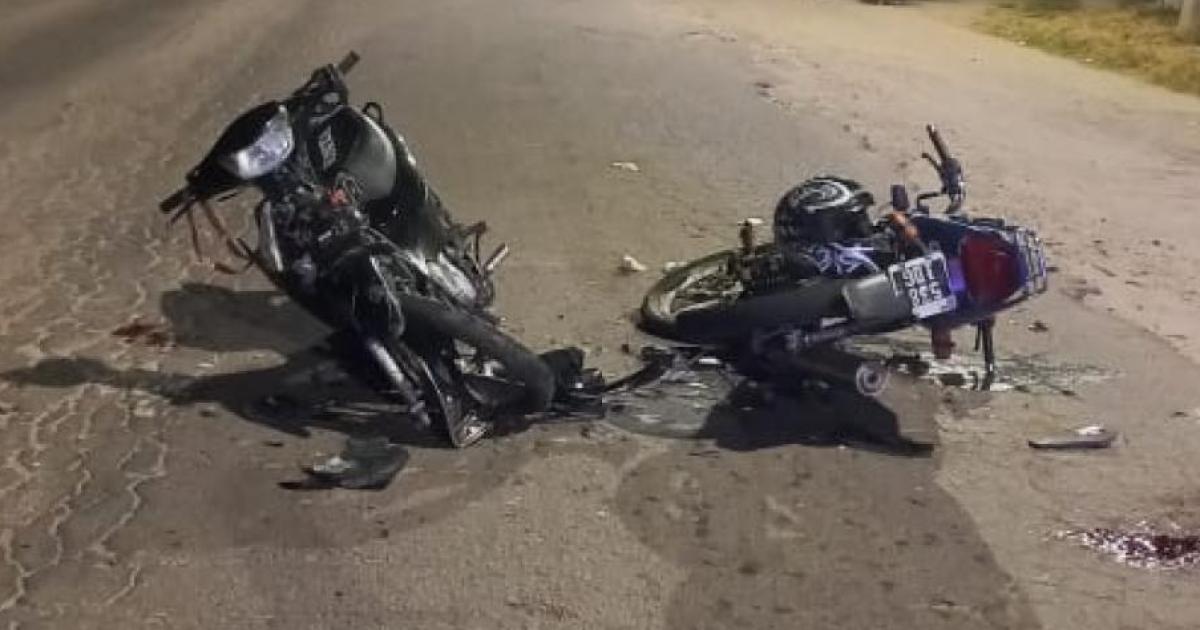 Un conductor sufrioacute traumatismo de craacuteneo tras protagonizar un choque de motos