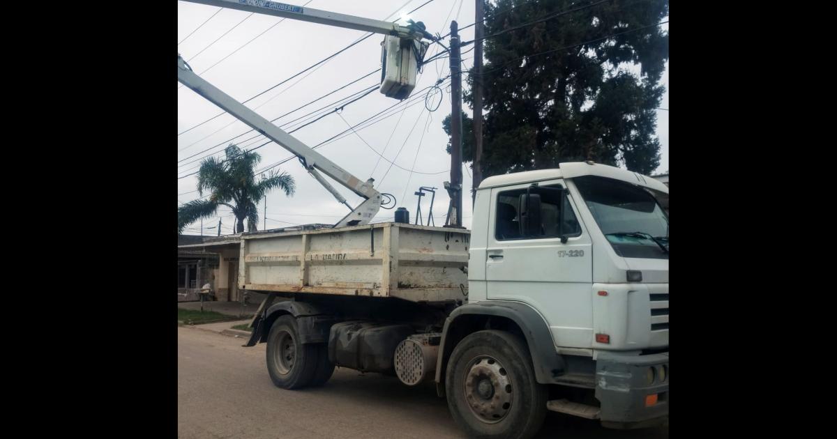 En barrios avanzan los trabajos de reconversioacuten de luminarias