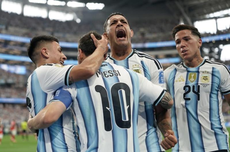 Con un Messi imparable Argentina vencioacute a Austria y avanzoacute a los 16avos 