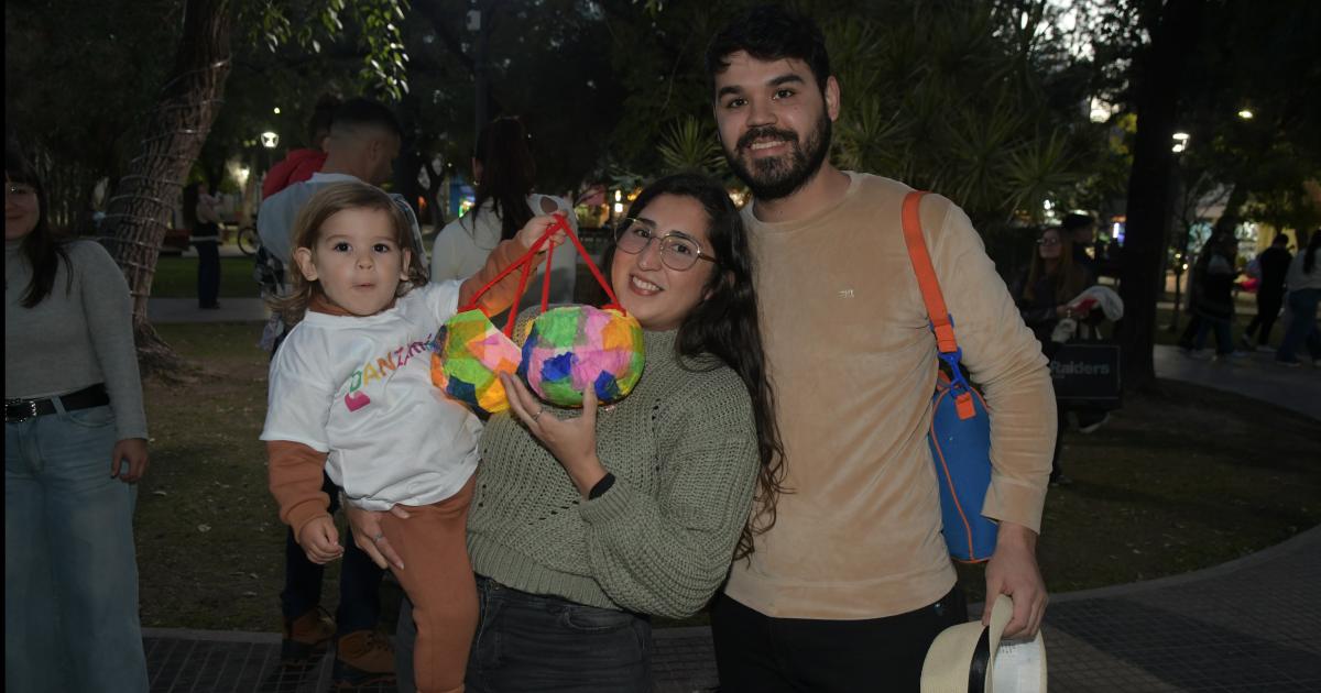 NOCHE DE LOS FAROLITOS PARA RECIBIR EL INVIERNO