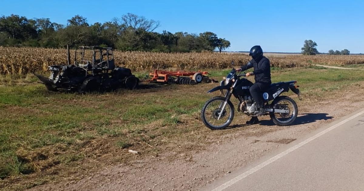 Se incendioacute un tractor mientras trabajaba a la vera de la Ruta 116