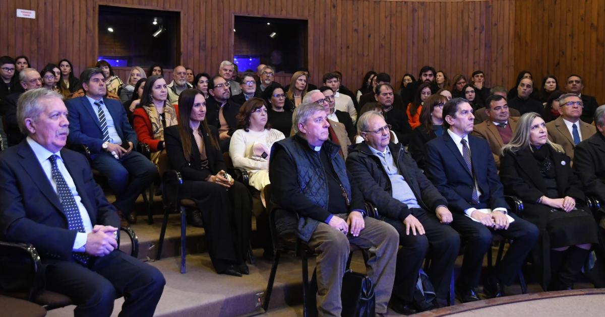 El gobernador Eliacuteas Suaacuterez participoacute del acto por el 66deg aniversario de la UCSE