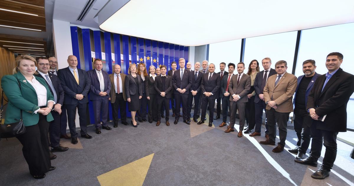 Kicillof se reunioacute con el embajador de la Unioacuten Europea y representantes diplomaacuteticos de paiacuteses del bloque regional