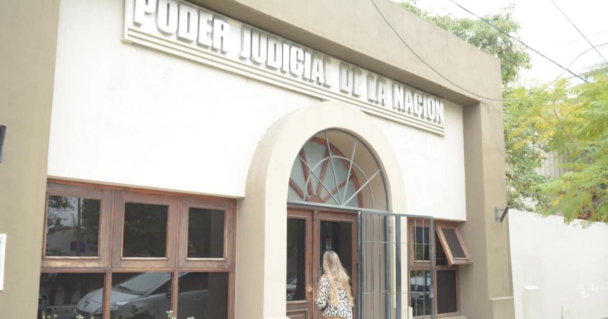 Cautelar a favor de familia con mutacioacuten geneacutetica y disfuncioacuten visual debido a la luz