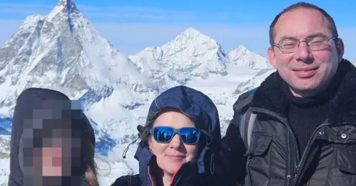 Conmocioacuten- Una adolescente es acusada de matar a sus padres y enviar fotos del crimen a sus compantildeeros