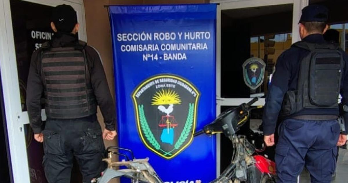 Recuperan una motocicleta sustraiacuteda y demoran a dos menores vinculados al hecho 