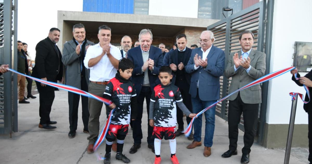 El gobernador Eliacuteas Suaacuterez inauguroacute un polideportivo y otras obras en Pozo Hondo