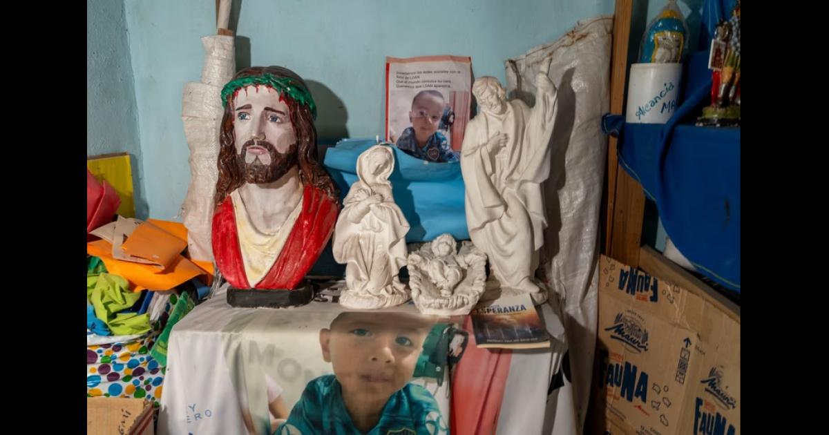 Santuario ubicado en la casa de los pap�s de Loan Foto- Agencia NA (DANIEL VIDES  ENVIADO ESPECIAL)