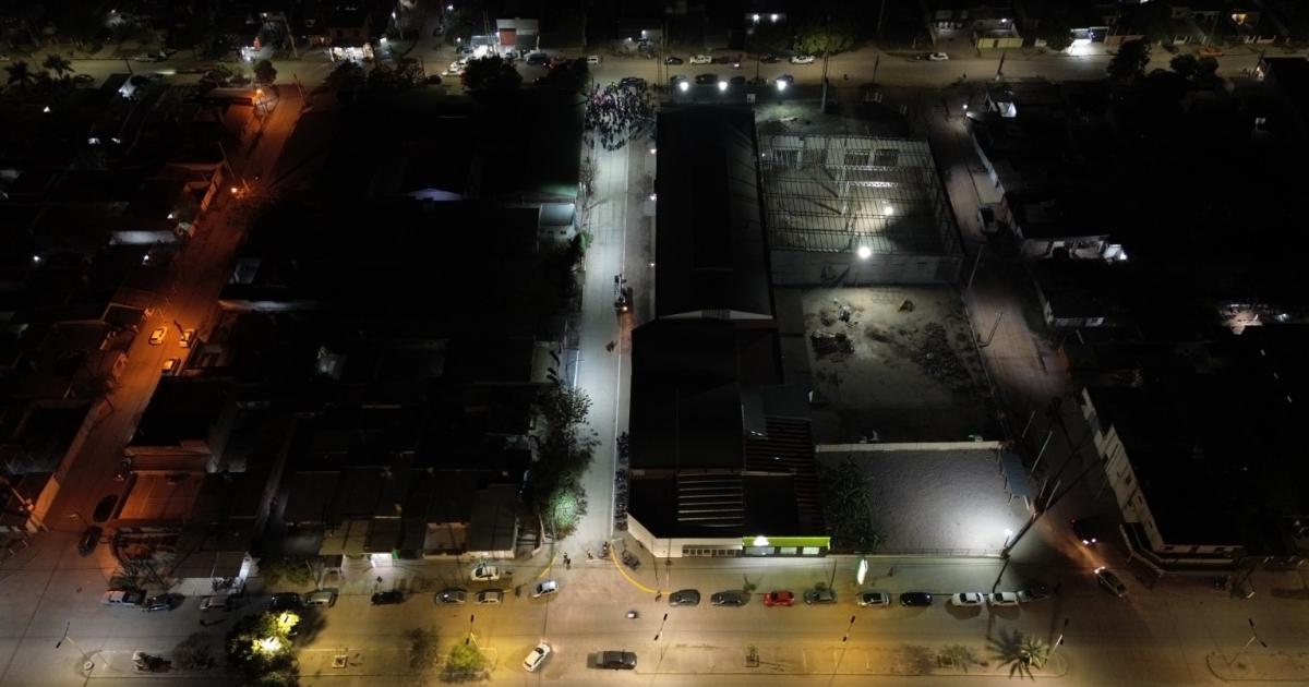 Habilitan en calle Tierra del Fuego pavimentacioacuten e iluminacioacuten