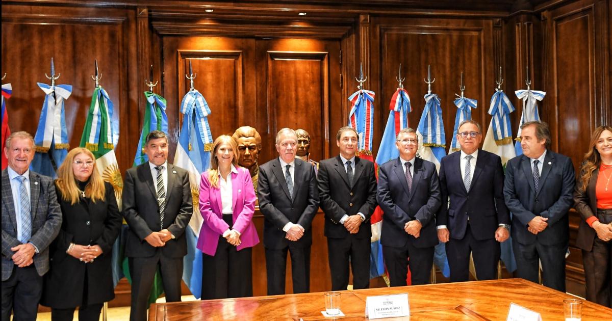 Veroacutenica Magario- El gobierno nacional se ha olvidado de las 23 provincias y debemos organizarnos para sacar adelante a Argentina