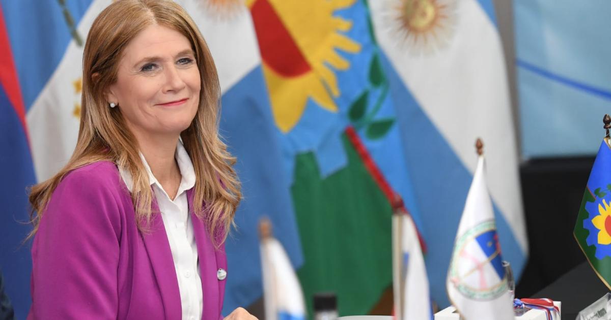 Veroacutenica Magario- El gobierno nacional se ha olvidado de las 23 provincias y debemos organizarnos para sacar adelante a Argentina