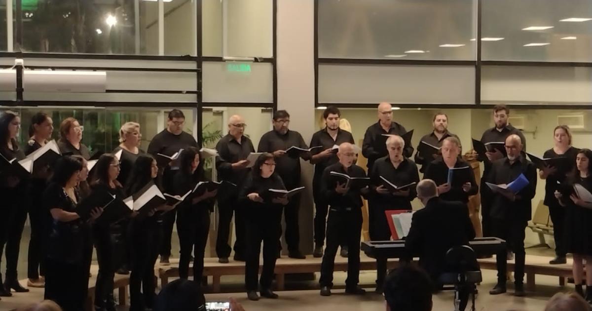 El Coro Polifoacutenico brindaraacute un recital en homenaje a la Bandera