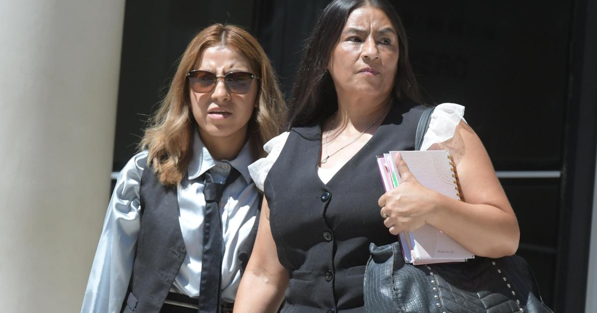 Prorrogan detencioacuten y otorgan arresto domiciliario a una bandentildea salpicada por estafas con tarjetas