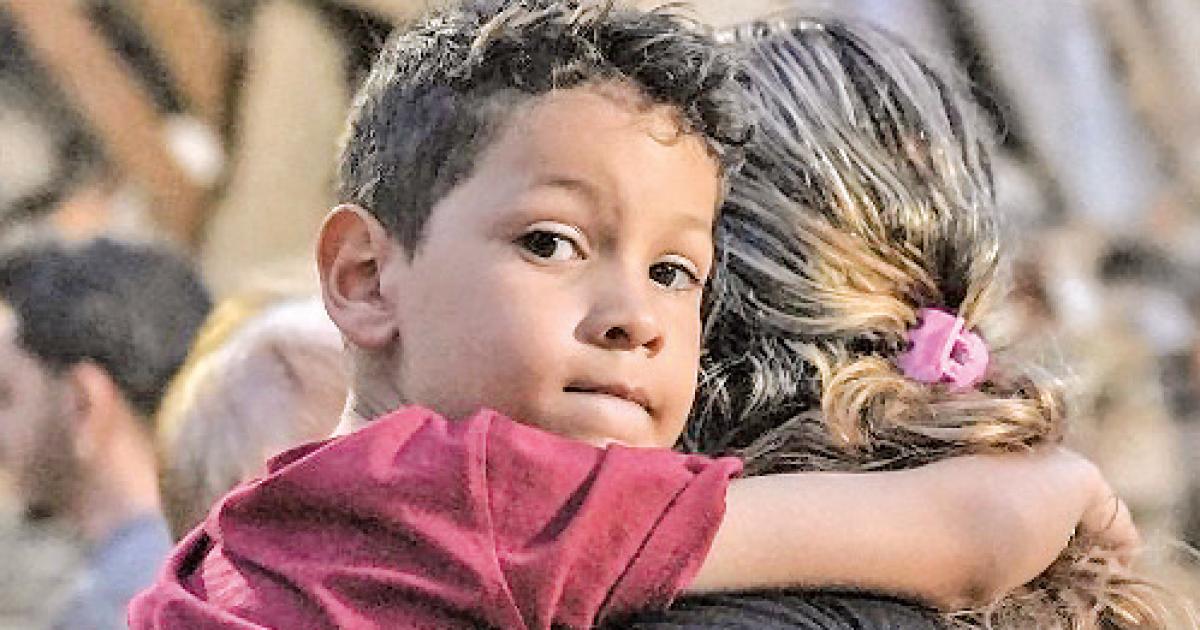 Dolor y tristeza de venezolanos que viven en Santiago por la cataacutestrofe en su paiacutes a raiacutez de los terremotos