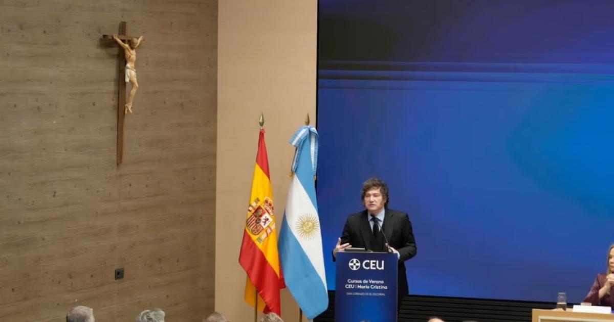 Milei en Espantildea dijo que le cree a Adorni pero si la Justicia lo considera culpable lo eyecta de una patada