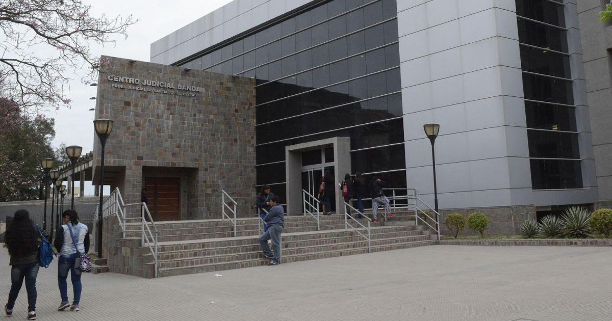 La Policiacutea los sorprendioacute armados y deberaacuten cumplir con un reacutegimen de conducta