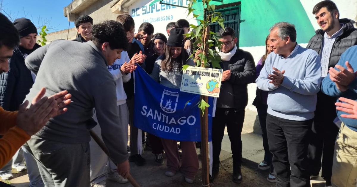 Benavente en jornada de Ecoaccioacuten en el Bordm Campo Contreras