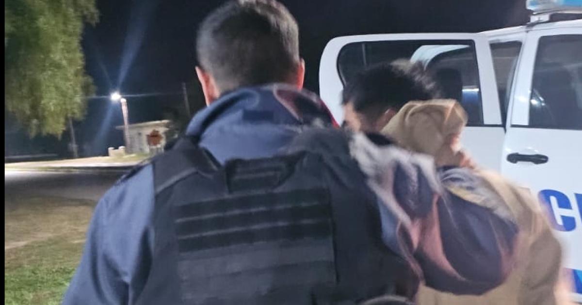 Detuvieron al acusado de apuntildealar a un adolescente de 15 antildeos durante una pelea en un bar de Los Nuacutentildeez