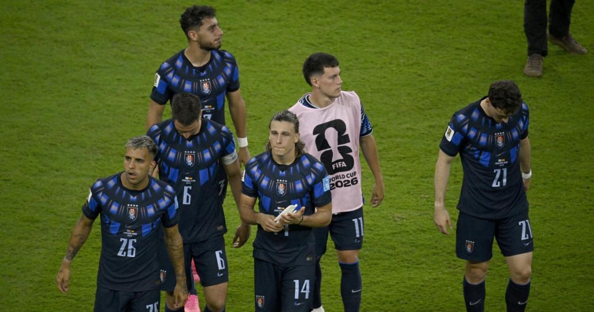 Uruguay no pudo perdioacute 1 a 0 y dijo adioacutes ante Espantildea