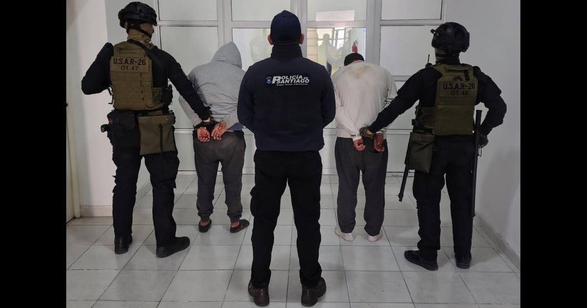 Dos motociclistas interceptaron a un joven y lo atacaron a tiros- fueron detenidos