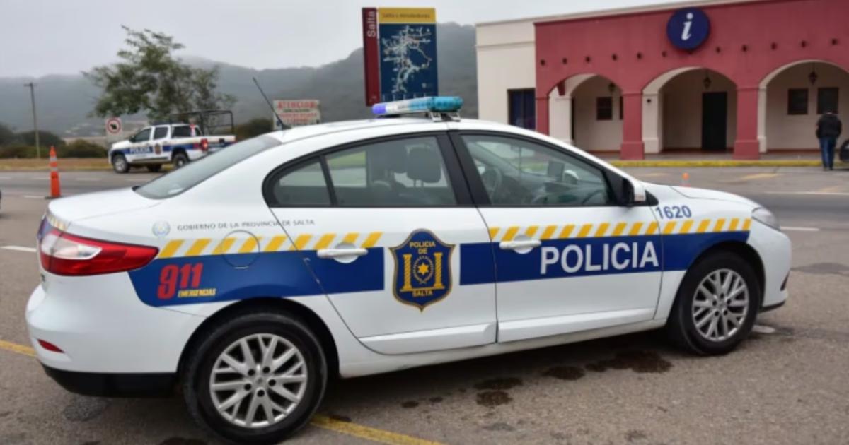 Un remisero abusoacute a una joven y tras golpearla la arrastroacute para que no escapara