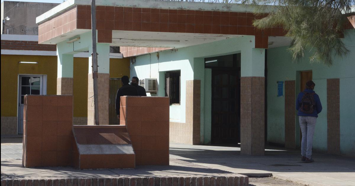 Ingresan a una casa y roban doacutelares joyas y otros bienes