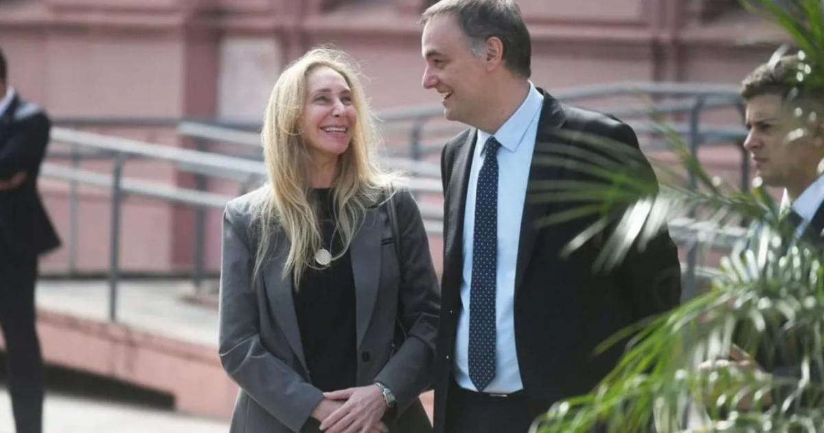 Karina Milei despidioacute a Manuel Adorni con un fuerte respaldo tras su renuncia