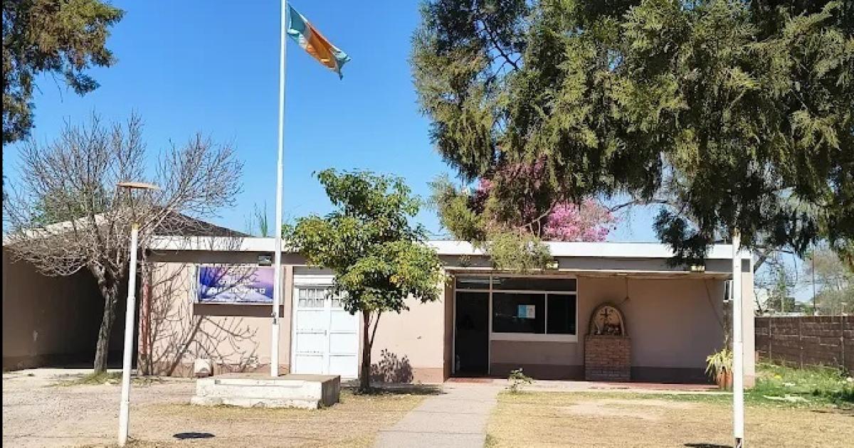 Interceptan a mujer en el ingreso a un motel y le roban 160000 