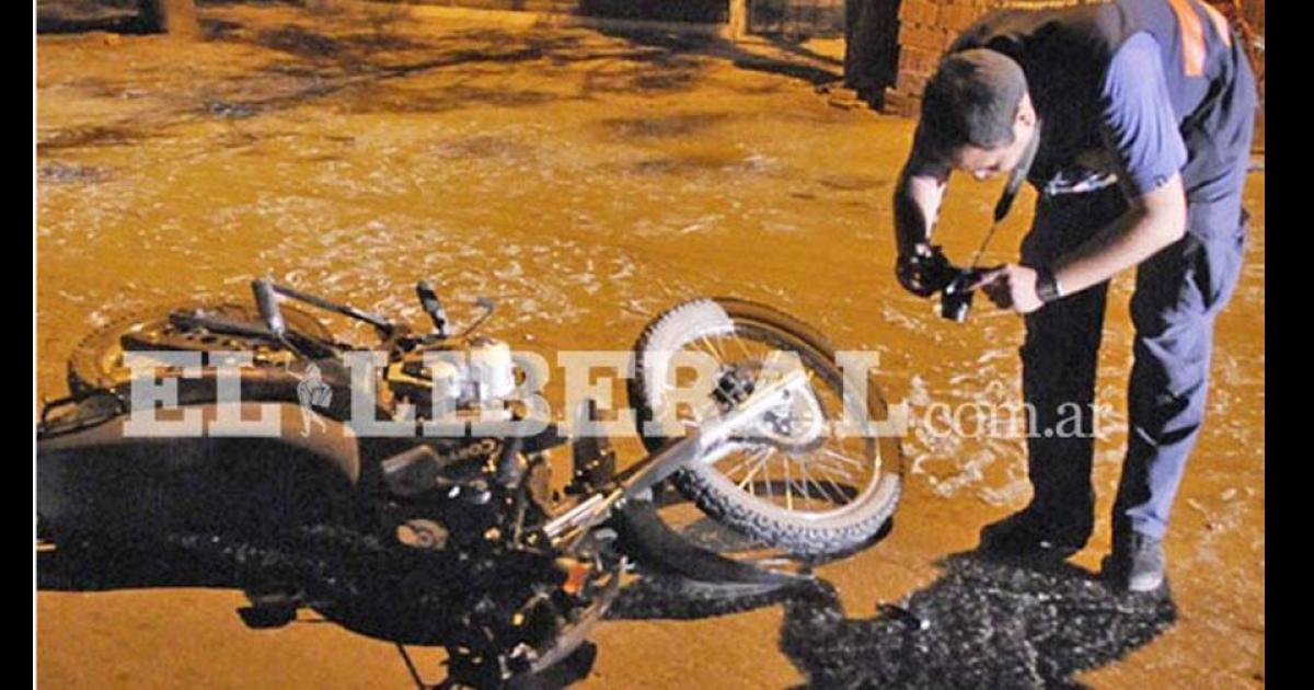 Interceptan a camionero saltentildeo tras un grave choque que dejoacute dos motociclistas fracturados