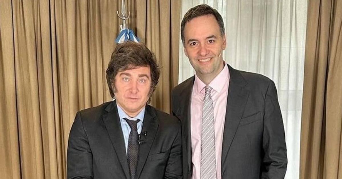 Milei respaldoacute a Adorni tras su salida y aseguroacute- Confiacuteo en su inocencia