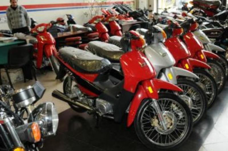 Estos son los 10 modelos de motos maacutes vendidos en el paiacutes entre enero y mayo de este antildeo