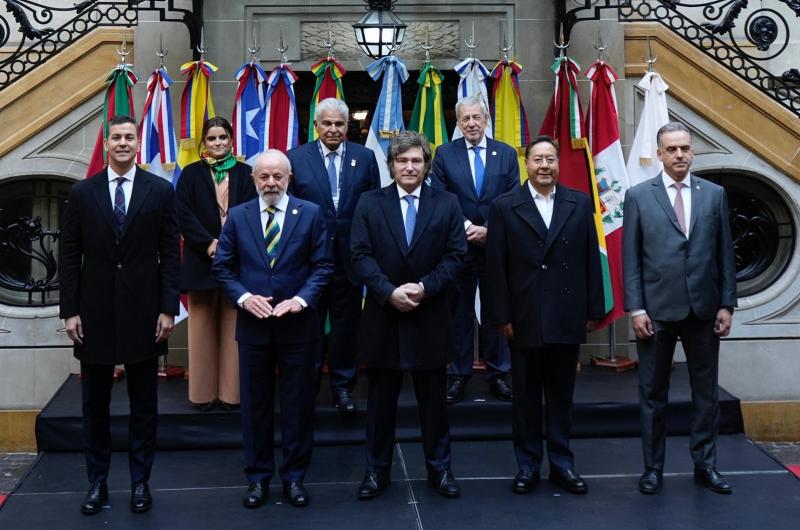  Milei asistiraacute a la cumbre del Mercosur en medio de fuertes tensiones regionales