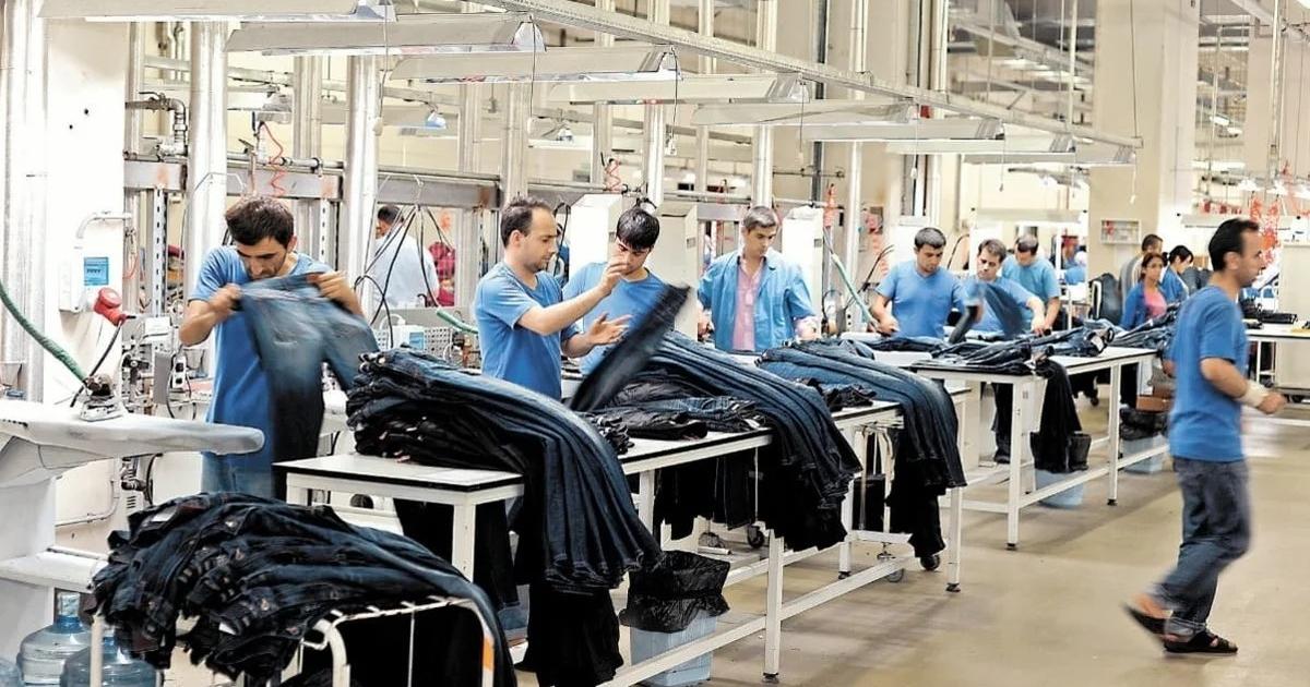 Crece la precariedad en el mercado laboral por suba del empleo informal y monotributo