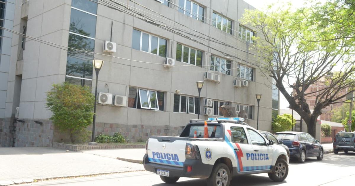En su casa tras la estatua de San la Muerte obligoacute a una trans a tener sexo no le pagoacute y la amenazoacute