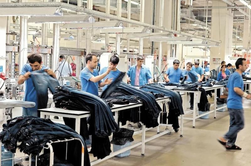 Crece la precariedad en el mercado laboral por suba del empleo informal y monotributo