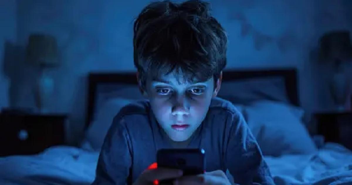 Por el uso de dispositivos digitales crecen las consultas por los trastornos del suentildeo en nintildeos