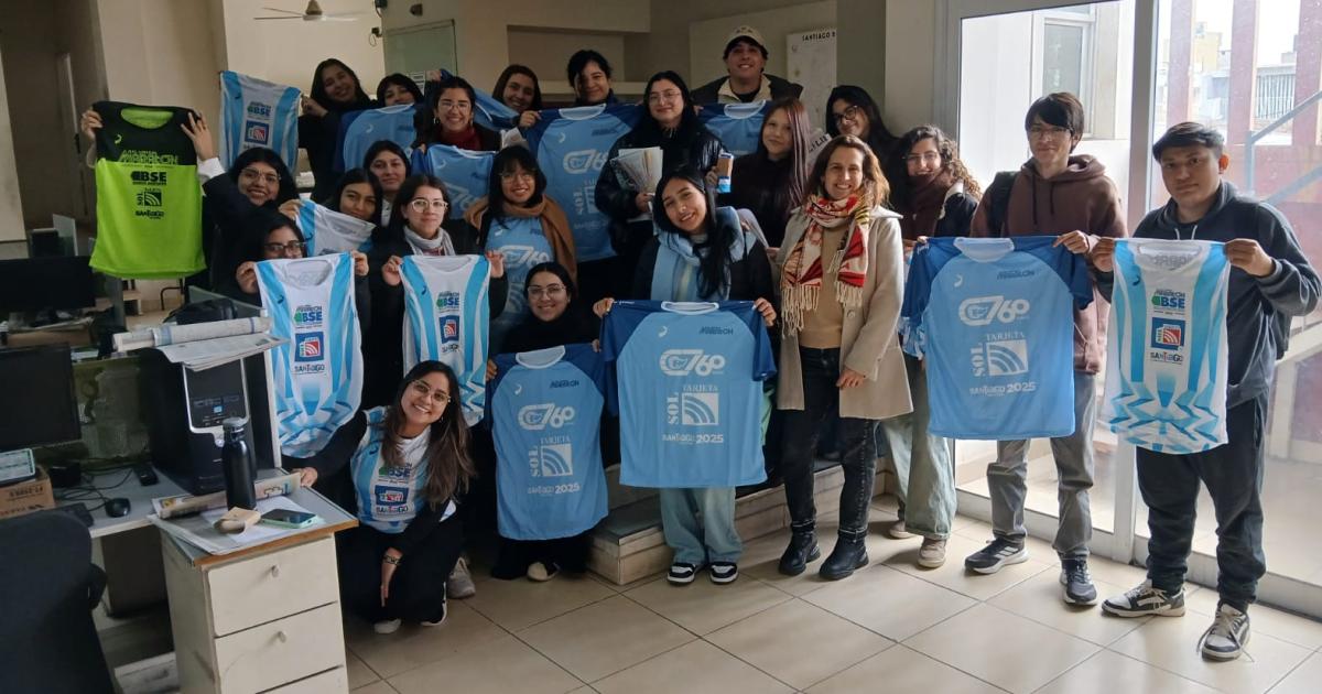 Estudiantes de Disentildeo Graacutefico del Instituto San Jorge visitaron la redaccioacuten de El Liberal
