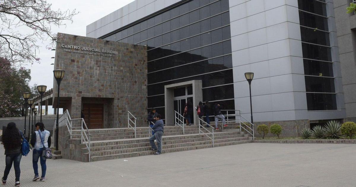 Prorrogan la detencioacuten de un hombre que golpeaba y amenazaba a familiares