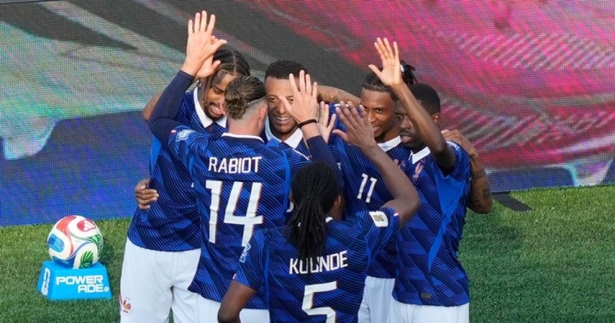 Con un doblete de Mbappeacute Francia aplastoacute a Suecia y seraacute el rival de Paraguay en octavos