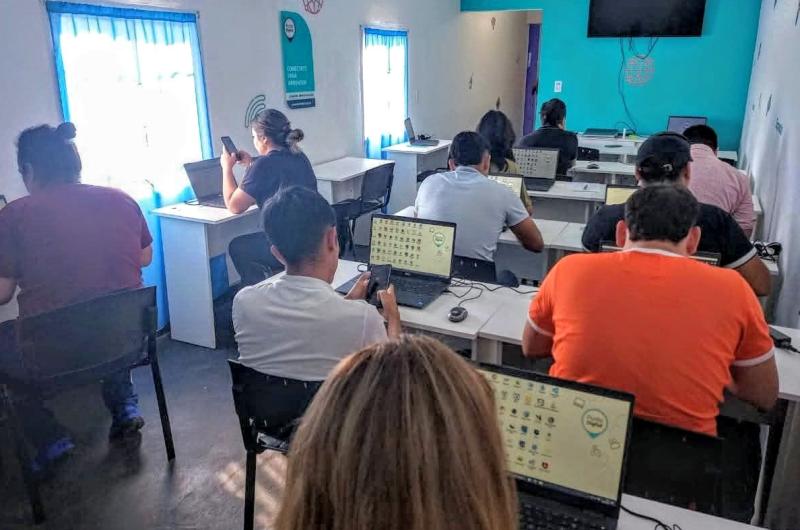 Durante julio se ofrecen diversos talleres tecnoloacutegico